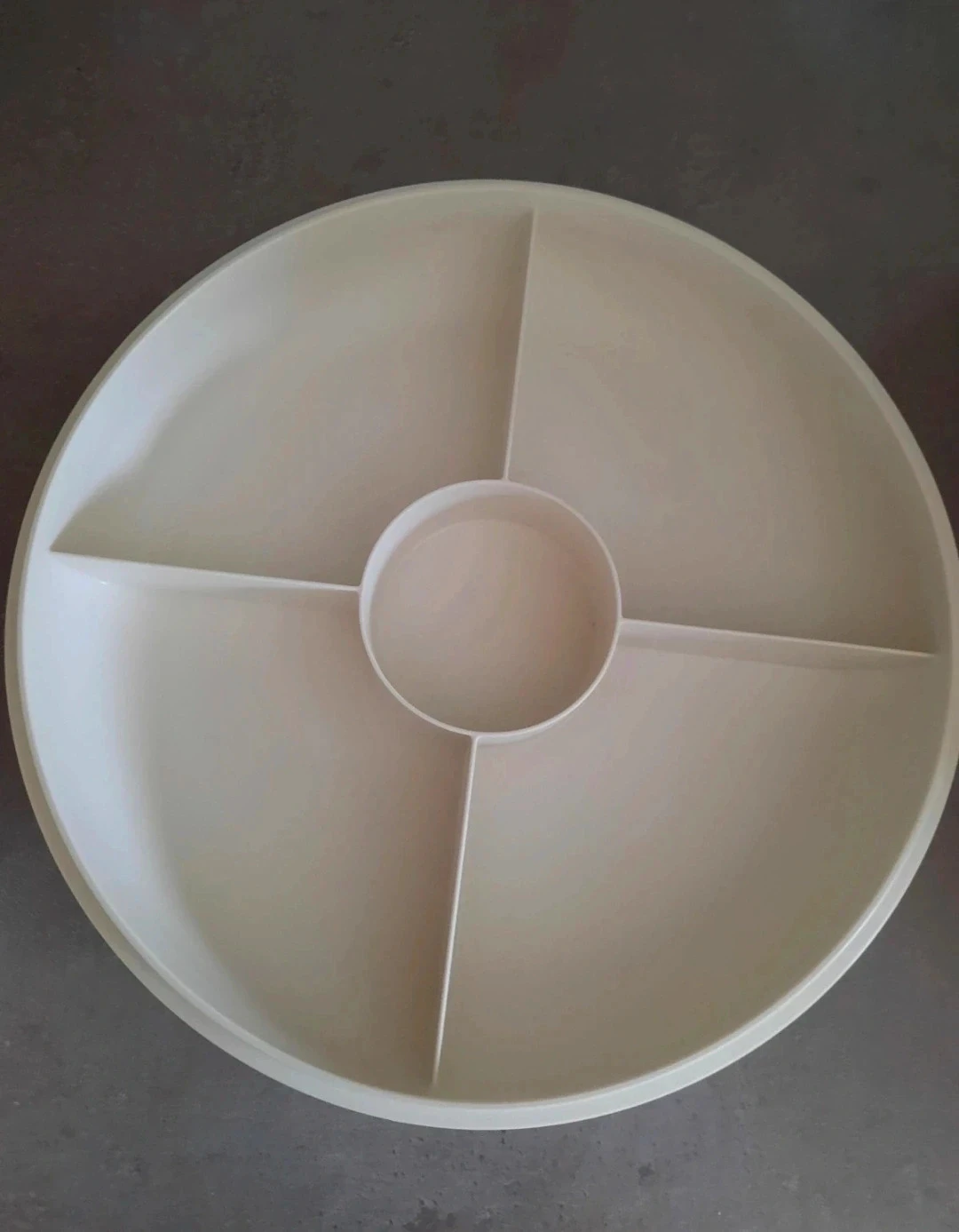 Hapjesschaal tupperware met deksel